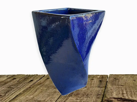 8086N8 - Blue Twisted Ceramic Pot Fashion