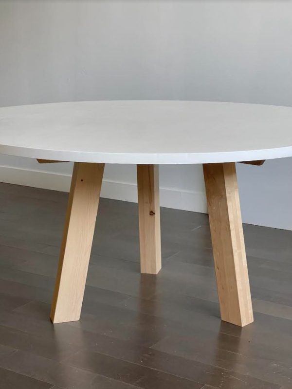 CLASSIC ROUND TABLE WITH WOOD BASE Hot on Sale